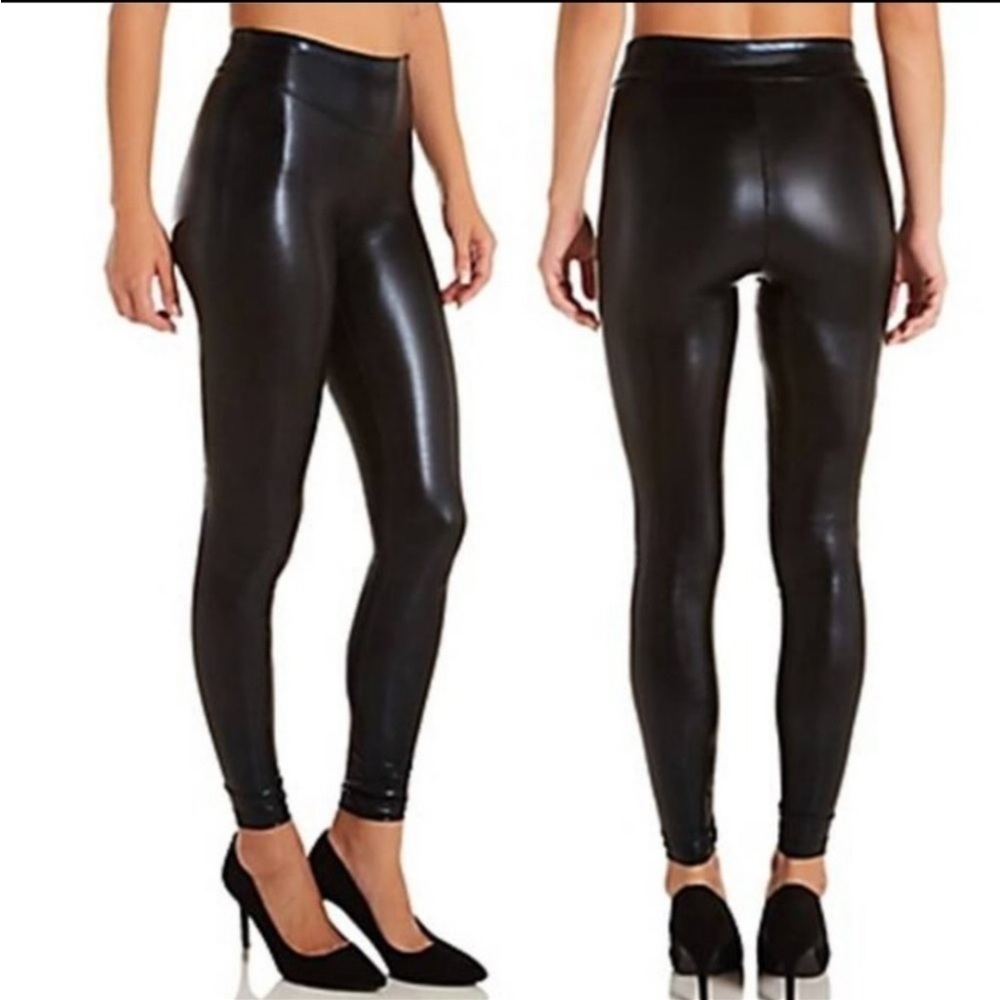 Hue Studio black hi-rise leatherette leggings Size Medium New with tag